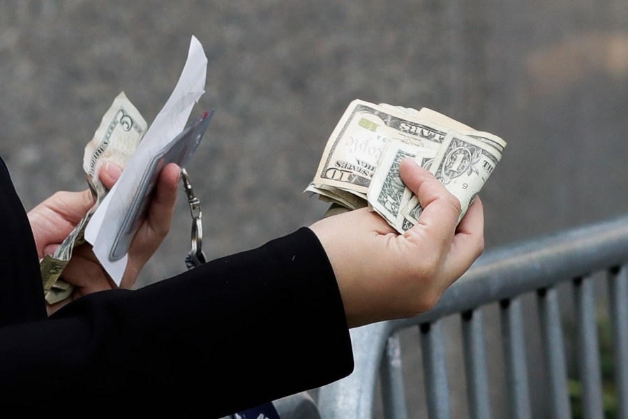No card, no problem: Ohio bill would require retailers to accept cash