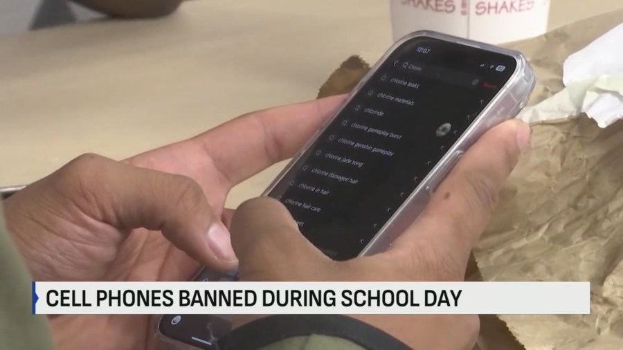 Metro school districts react to new Missouri cell phone policy