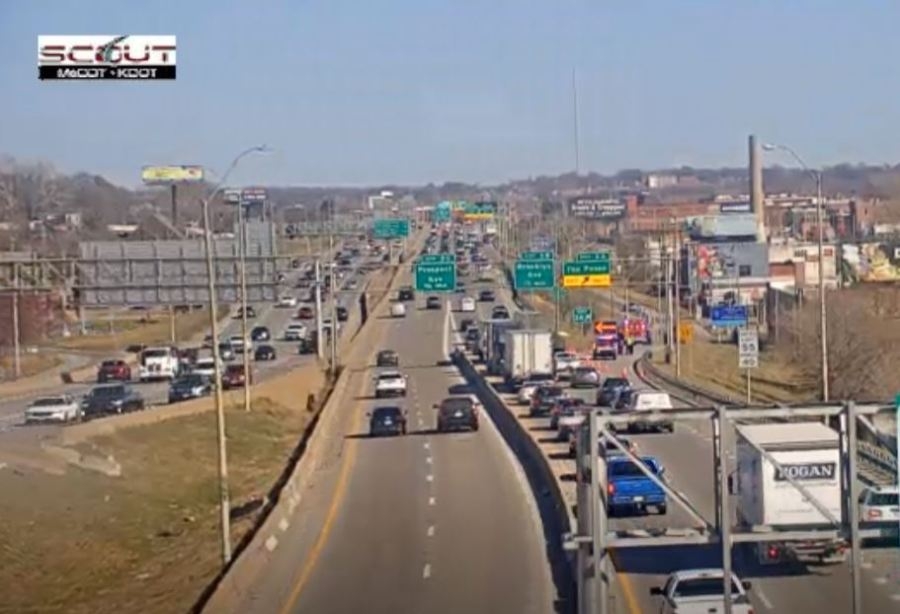 Kansas City police investigating after woman found dead near I-70, The Paseo