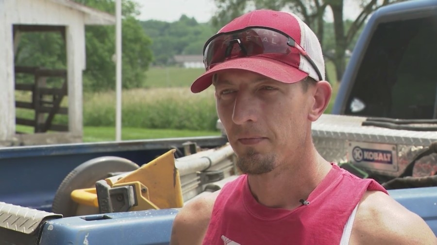 Good Samaritan steps up to help Grandview carpenter after trailer, tools stolen