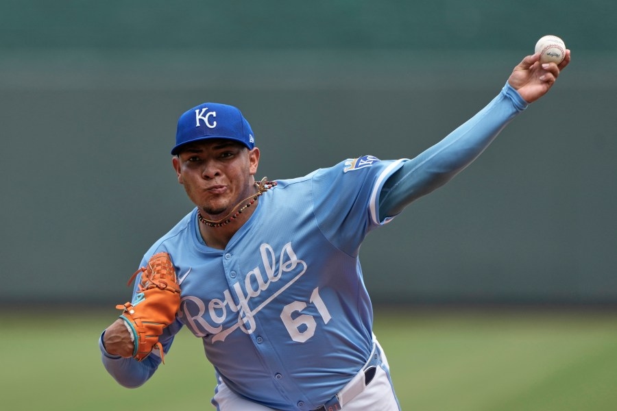 Savly heroics, bullpen dominance earn Royals walk-off series win