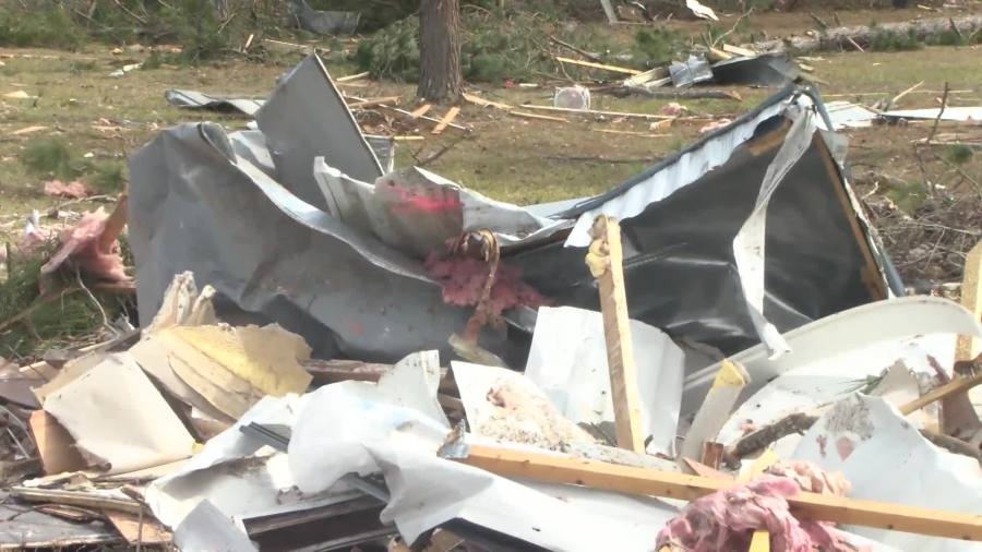 Troy tornado victim hit by looting
