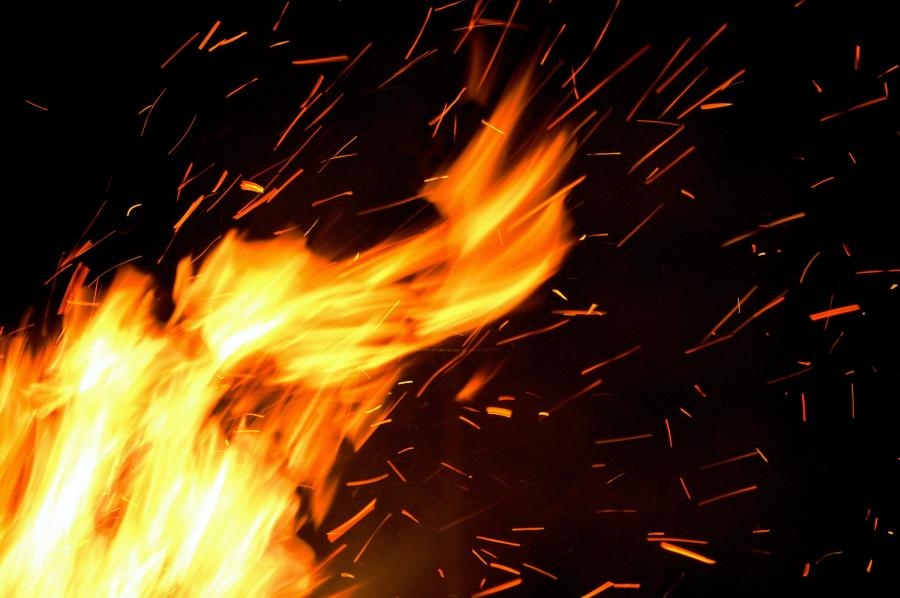 Crews battle White Oak Road structure fire in Stamping Ground