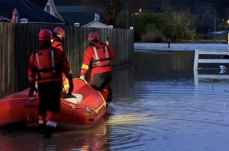 Powell County crews rescue Clay City resident, 5 hikers, along with their dogs, in the same rainy evening