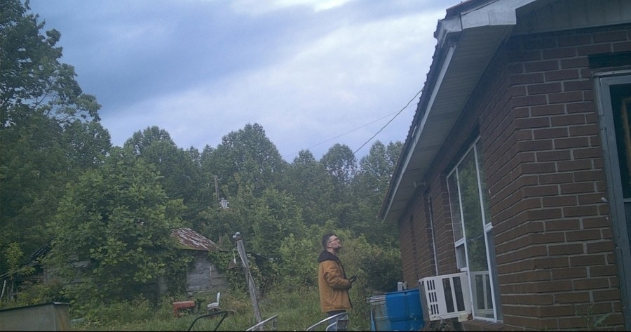 Laurel County deputies ask for help after camera footage captures man accused of burglary