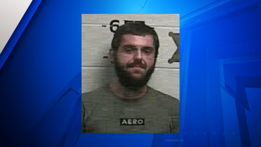 Williamsburg police searching for wanted man