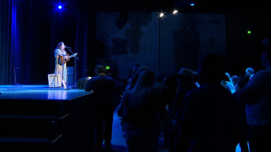 Kentucky artists perform tornado benefit concert in downtown Somerset