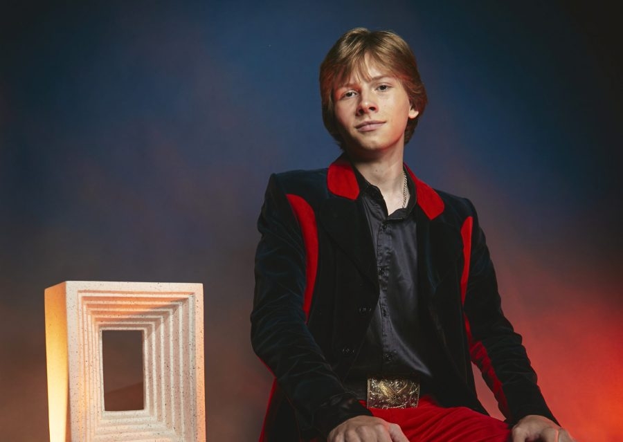 Mason Ramsey yodels way to stardom to headline this Kentucky stage