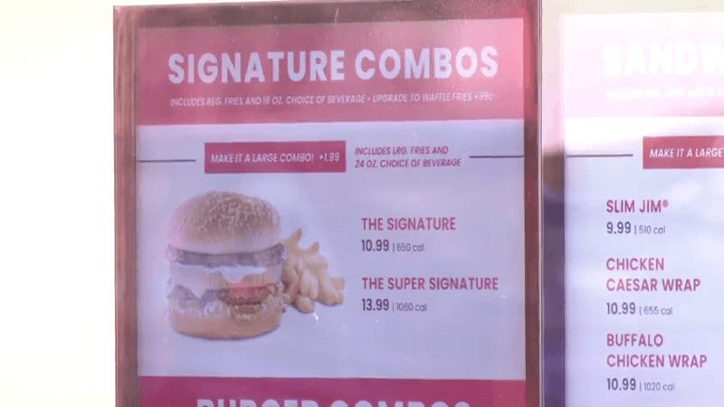 Dolly's Burgers and Shakes opens 1st Miami County location