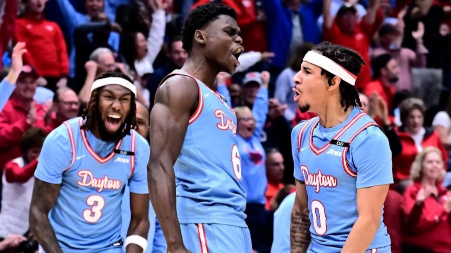 Flyers erase 15-pt deficit in first-half, soar to 75-67 win over St. Louis in home finale