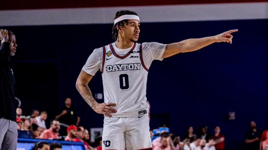 Bennett drops career-high 30 pts in No. 1 seed Flyers' 86-79 win over FAU in NIT opener