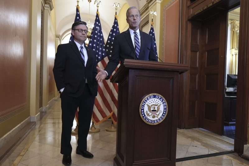 Lawmakers work to finalize budget bill