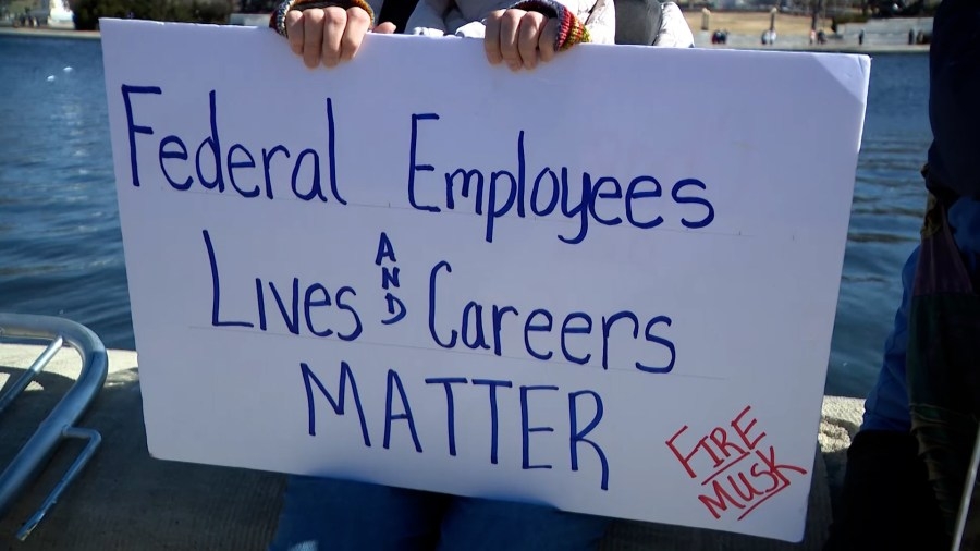 Proposed bill would give hiring preference to displaced federal workers living in Montgomery County