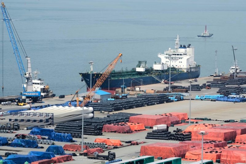 New steel and aluminum tariffs take effect