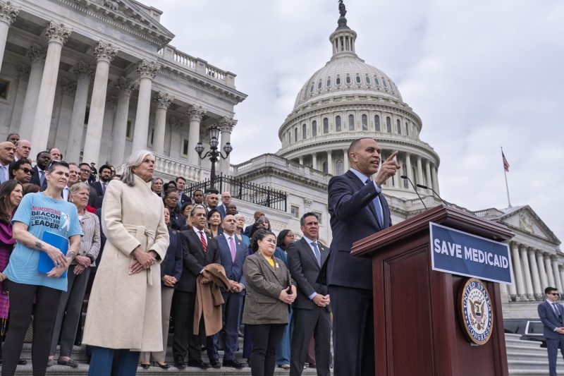 Looking Ahead: What Should Democrats Do Ahead of Midterms?