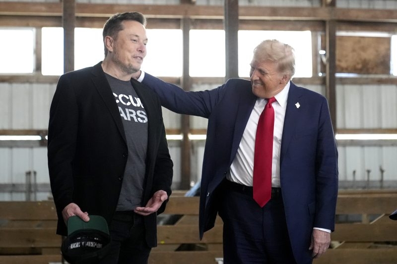 Trump and Musk feud explodes in public view
