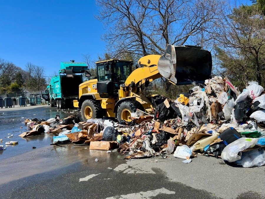 Trash truck fire in Gaithersburg