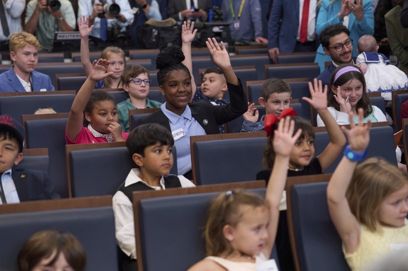White House hold mock briefing for children