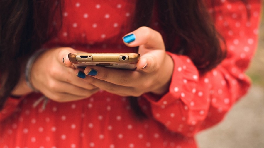 Fairfax County Public Schools defends new cell phone policy as some question whether it complies with law