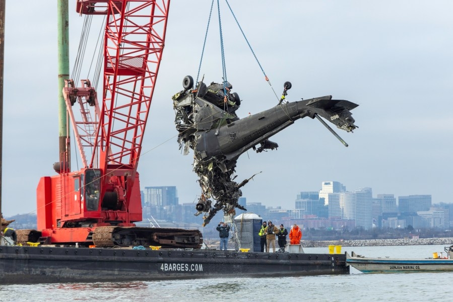 First responders coping with emotions after deadly midair collision near Reagan National Airport
