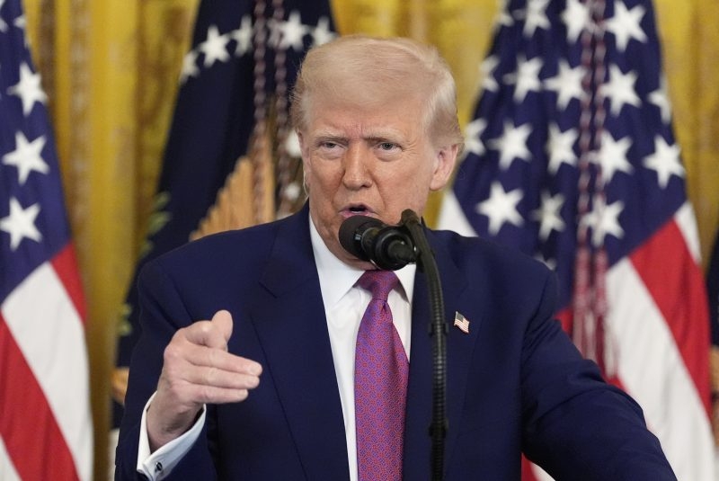 President Trump blocks California's ban on the sale of gas powered cars
