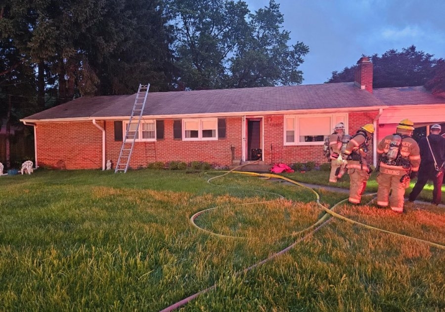 No one hurt after lighting strike sparks house fire in Montgomery County