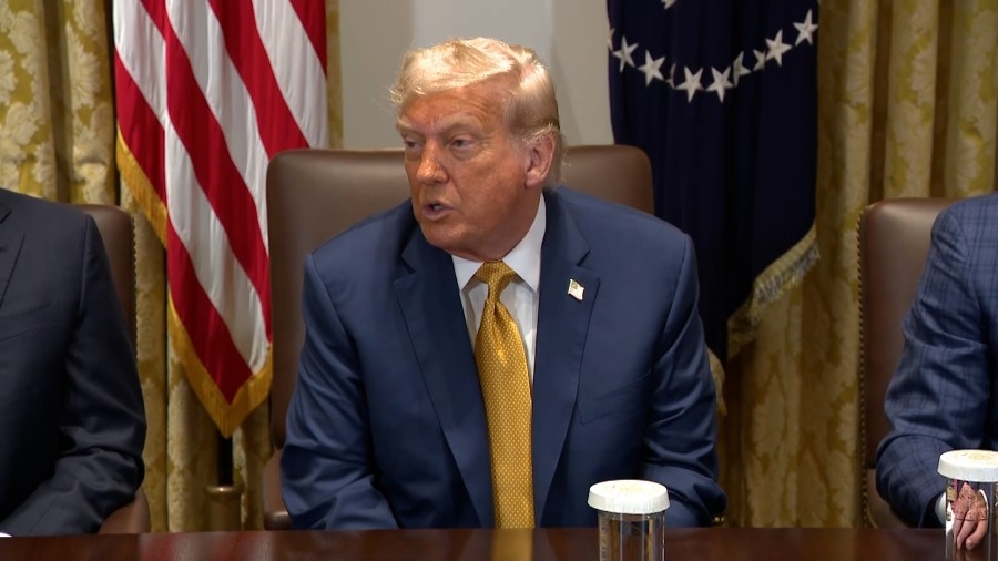 Trump threatens to take over DC during cabinet meeting