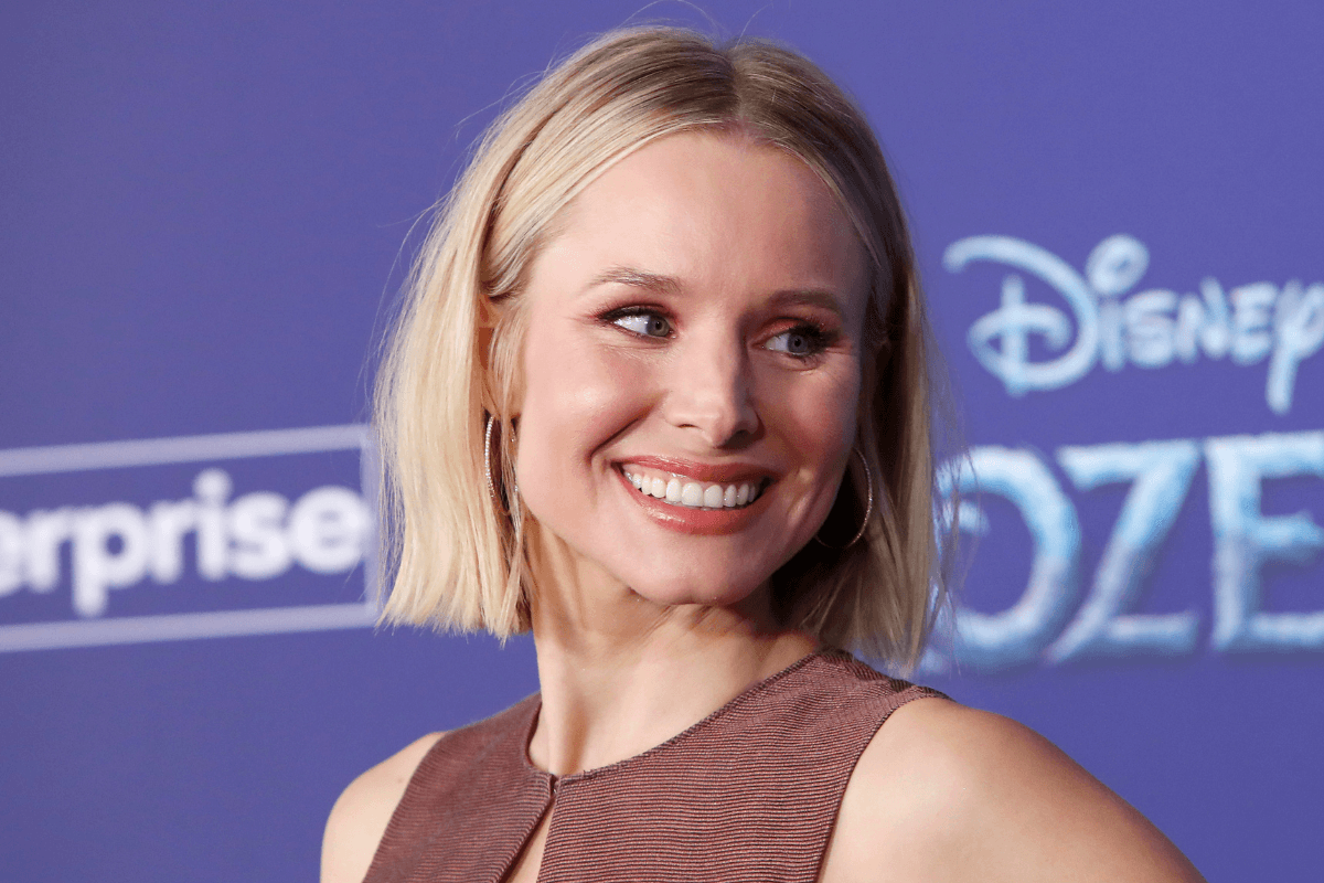 Kristen Bell Shares Photos of the Hilariously NSFW Card Her 11-Year-Old Gave Her