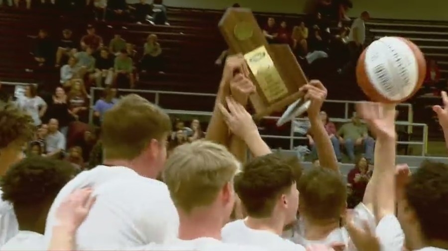 Henderson Co. makes history with first 2nd region title since 1999