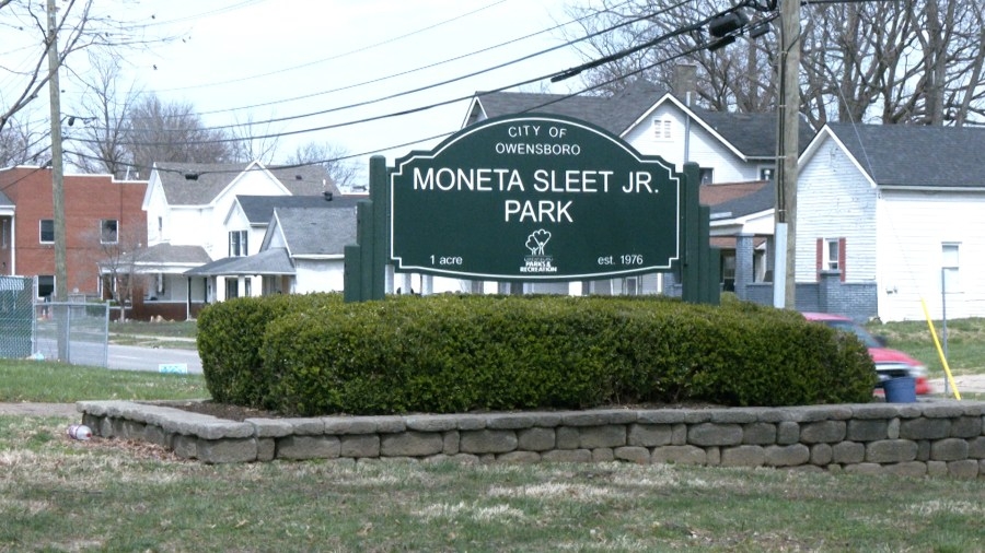 Owensboro park installation to honor Moneta Sleet Jr.