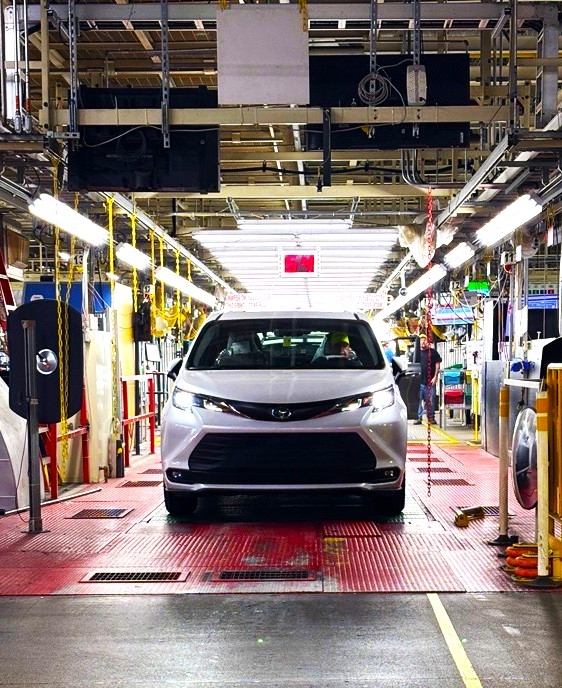 Toyota celebrates 1-millionth hybrid at Gibson County plant