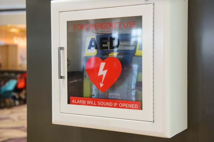 Police officer and husband save woman's life with CPR and AED