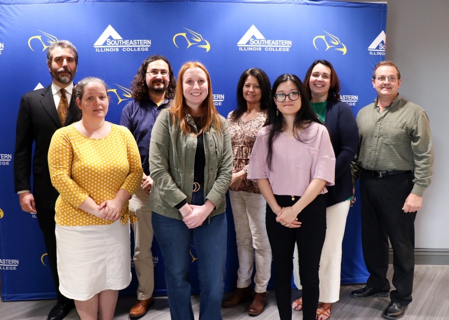 SIC recognizes some employees from the Tri-State