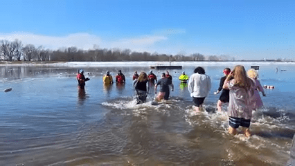 Annual Polar Plunge held in Petersburg