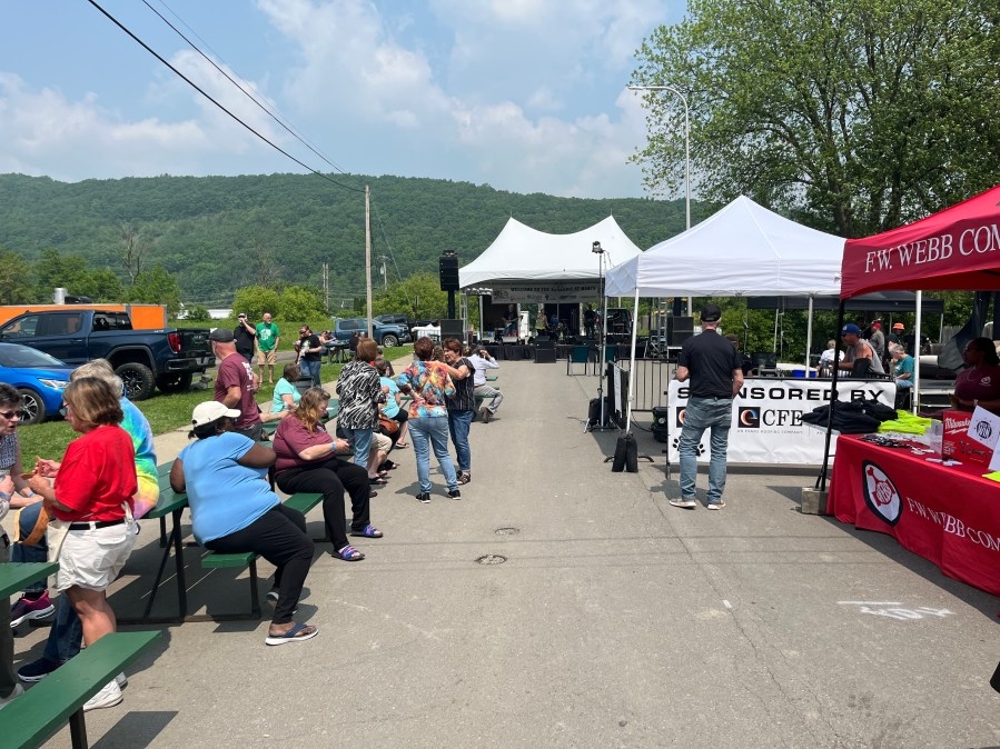 Mimi's Lounge raises funds for animal shelter in Elmira