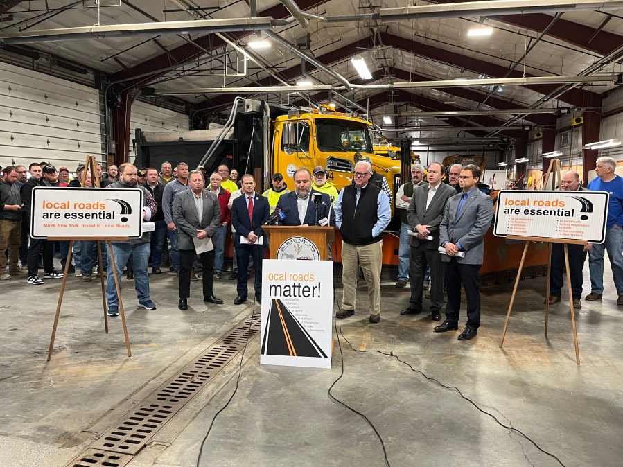 New York local and state officials ask for highway funding