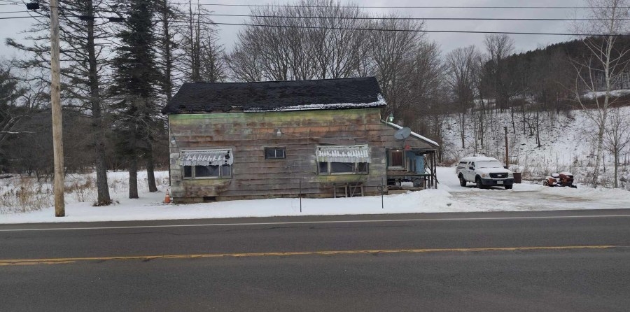 Community rallies to raise money for elderly man in need of new tiny home