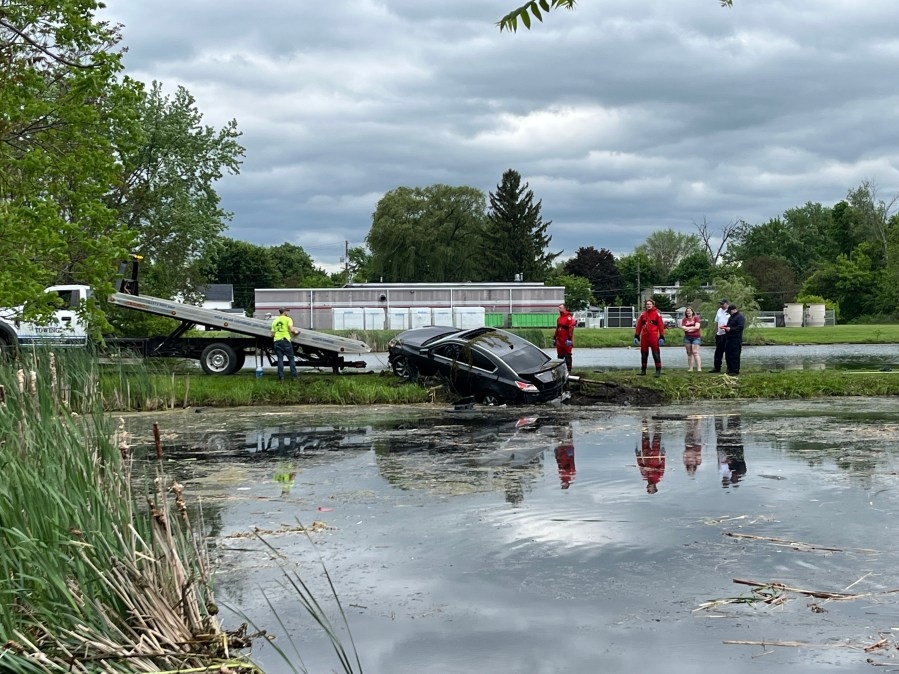 One car pulled out of Brick Pond following two car crash