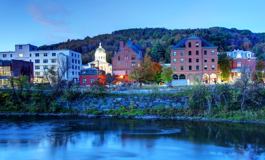 Vermont governor vetoes collective bargaining bill
