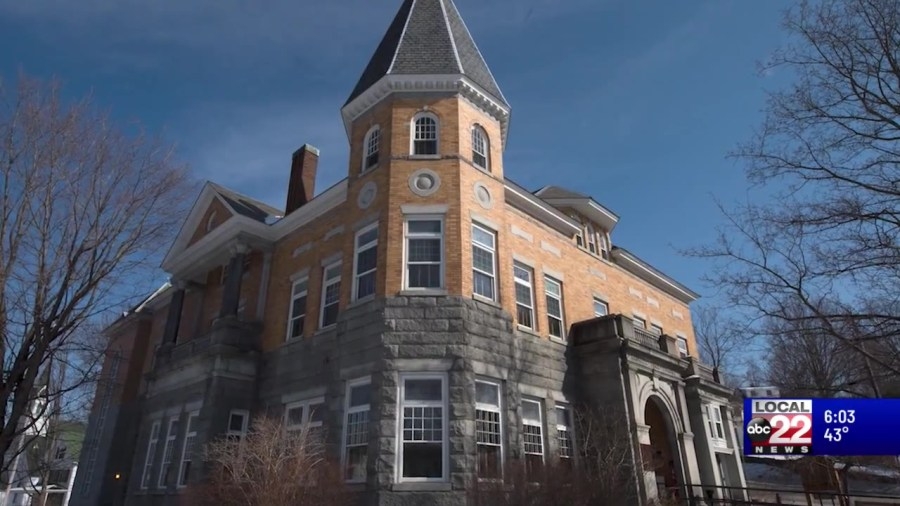 U.S. limits Canadian's access to Haskell Free Library