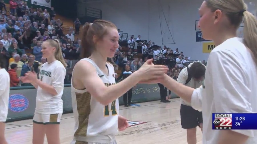 Cat(s) Gilwee Propells UVM to Final