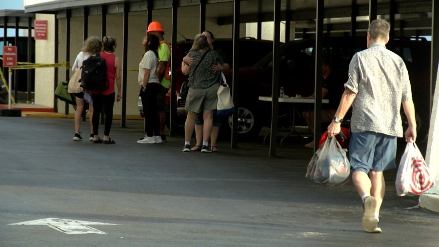 Residents forced to evacuate Clearwater condo allowed to retrieve belongings