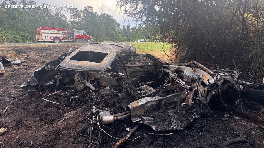 Fiery Florida crash leaves 1 teen dead, 3 injured; 17-year-old charged