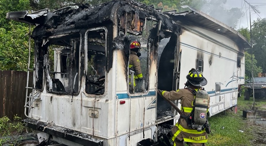 1 dead after RV catches fire in Lakeland