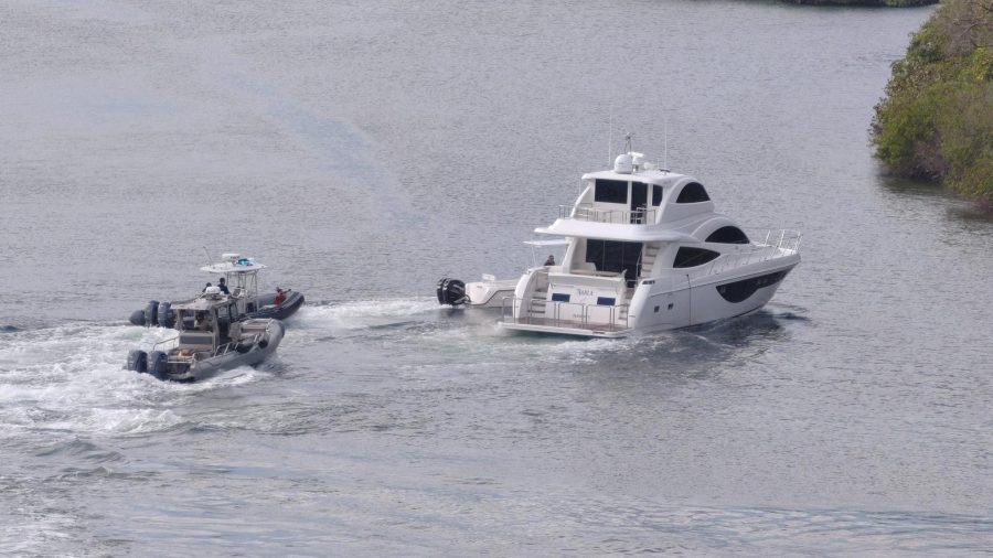VIDEO: Man accused of stealing luxury yacht surrounded by Florida deputies