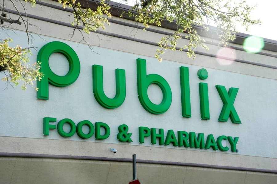 Man shot in neck by boy's father during custody exchange at Publix: affidavit