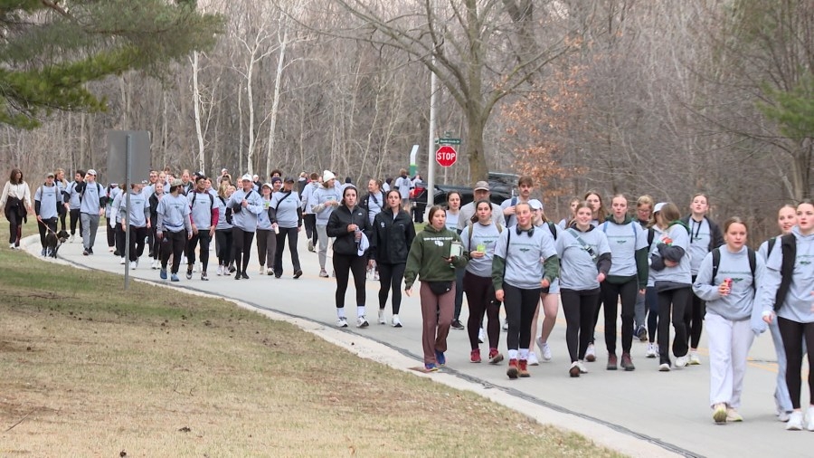 UWGB honors Alex Smolecki with 26.59-mile walk to Lambeau Field