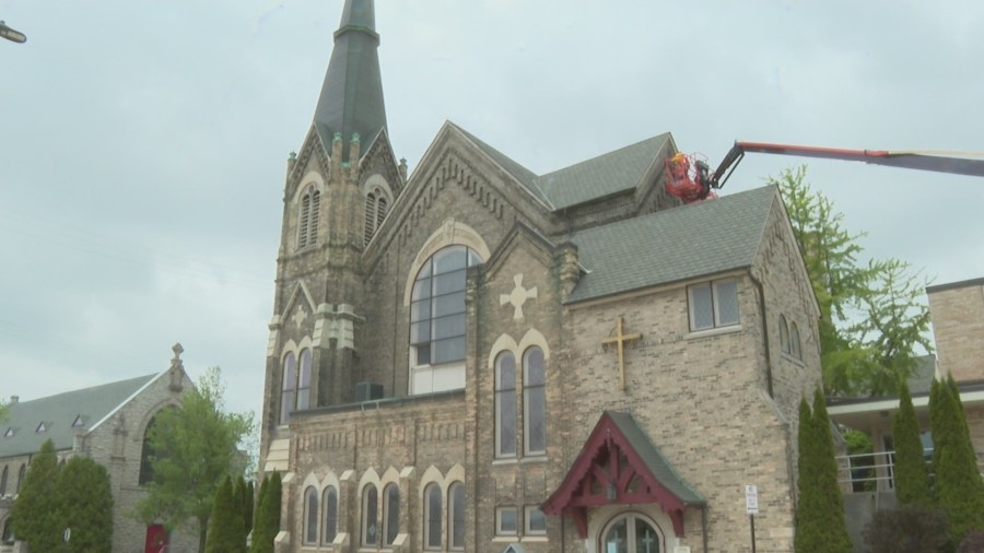 ‘Big undertaking': First Presbyterian Church in Manitowoc seeking donations for fresh coat of paint