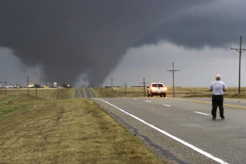 Why you shouldn't park under an overpass a during tornado