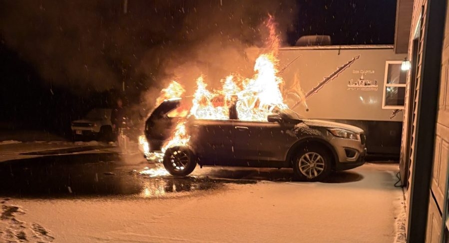 Alert homeowner helps stop blaze after car fire in Wisconsin, fast fire response saves house
